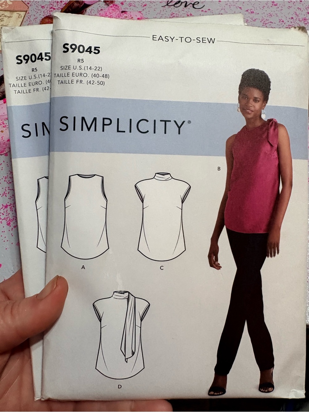 BN UNCUT SIMPLICITY 9055 R5 PLUS SEWING PATTERNS